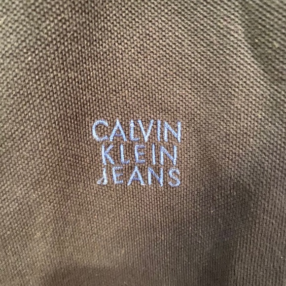 Men’s Calvin Klein Jeans Navy V-Neck Tee - Picture 3 of 4